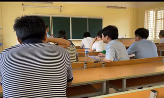 Sinh viên trên giảng đường Trường Đại học Hồng Đức