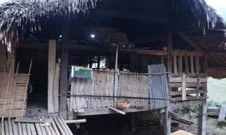 Căn nhà nơi gia đình anh Lù Văn Ký sinh sống
