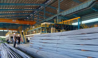 Từ đầu tháng 10 đến nay, giá thép xây dựng đồng loạt tăng