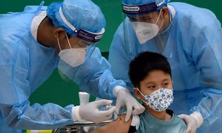 Tiêm vắc xin phòng COVID-19 cho trẻ em 