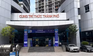 Cung trí thức Hà Nội - một trong những trụ sở công của Hà Nội đang chờ sắp xếp Ảnh NHƯ Ý 