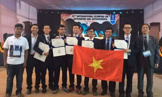 Đội tuyển Việt Nam dự Olympic quốc tế về Thiên văn học và Vật lý thiên văn.