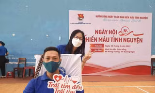 Anh Châu Minh Quân trong một lần hiến máu Ảnh: NVCC 