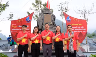 Đại biểu hành trình Tôi yêu Tổ quốc tôi tại di tích lịch sử quốc gia Đèo Lũng Lô