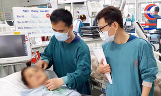 Bệnh nhân ngộ độc nước ion kiềm điều trị tại BV Bạch Mai 