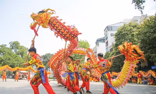 Không gian phố đi bộ hồ Gươm tổ chức rất nhiều sự kiện văn hóa tầm cỡ ở Thủ đô Ảnh: Duy Phạm 