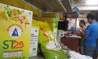 Việt Nam đang có cơ hội quảng bá thương hiệu gạo ST24, và ST25 rộng hơn sau khi ông Hồ Quang Cua có ý định nhượng lại quyền sở hữu giống lúa cho Nhà nước 