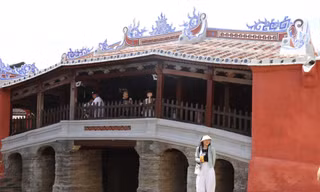 Di tích Chùa Cầu sau trùng tu nhận nhiều ý kiến trái chiều Ảnh: HOÀI VĂN