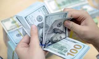Giá và chỉ số USD đang bật tăng mạnh trong thời gian qua