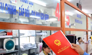 Người dân vẫn phải 'lót tay' khi làm thủ tục hành chính