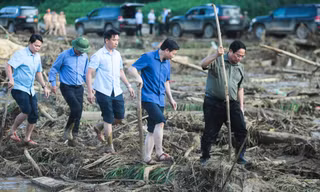 Thủ tướng tới hiện trường vụ sạt lở ở làng Nủ Ảnh: Hân Nguyễn