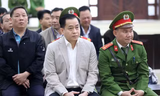 Phan Văn Anh Vũ tại một phiên toà