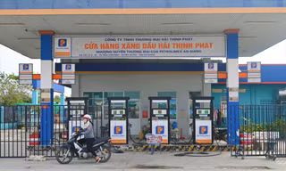 Tình trạng dừng bán xăng được dự báo có thể sẽ còn xảy ra khi doanh nghiệp không có lãi Ảnh: Nguyễn Bằng