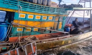 Khởi tố vụ tranh chấp ngư trường, ngư dân bị tấn công bằng bom xăng, đạn chì