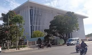 Hai phó giám đốc sở ở Cà Mau gửi đơn xin nghỉ công tác trước tuổi
