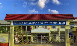 Thầy giáo khơi dậy chuyện không hay của gia đình nữ sinh ở Cà Mau 