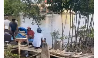 Tìm thấy thi thể bé trai 3 tuổi rơi xuống sông sau vụ hai xuồng máy đâm nhau