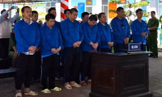 Thủ đoạn ‘ve sầu thoát xác’ để đưa tàu cá đi đánh bắt trái phép 