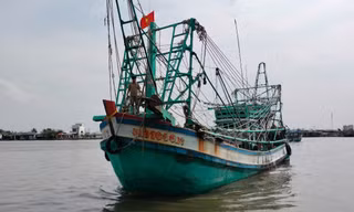 Ngư dân phải đóng cước thiết bị giám sát tàu cá dù được tỉnh hỗ trợ