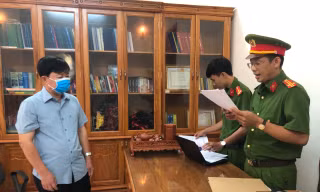 Nguyên Giám đốc CDC Cà Mau được tại ngoại sau hơn 5 tháng bị bắt vì liên quan Cty Việt Á