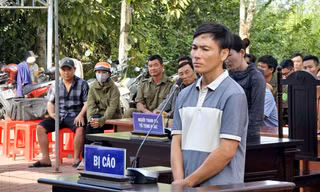 Kích điện bắt cá, lĩnh án 9 tháng tù 