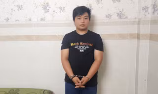 Cướp điện thoại, xong bắt nạn nhân chở đi tìm cửa hàng để bán