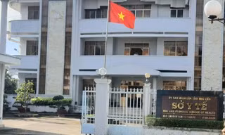 Kỷ luật cảnh cáo Giám đốc và Phó Giám đốc Sở Y tế tỉnh Bạc Liêu