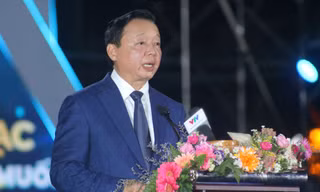 Phó Thủ tướng: Tôn vinh những diêm dân cõng nắng, gánh mưa
