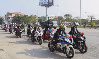 Đoàn mô tô "khủng" dự lễ ăn hỏi tại Hải Phòng