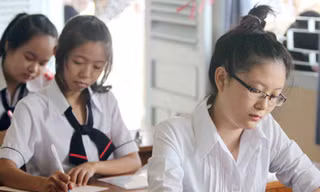 Đề mở, người chấm cũng phải... mở