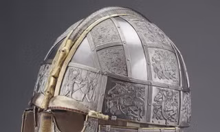 Nguồn gốc bí ẩn của chiếc mũ sắt Sutton Hoo 