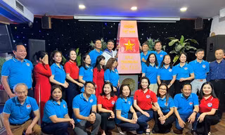 Thứ trưởng Bộ Ngoại giao Lê Thị Thu Hằng thăm cộng đồng người Việt Nam tại Ba Lan