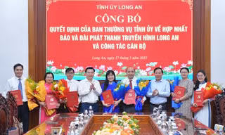Công bố quyết định của Ban Bí thư về công tác cán bộ tại Long An