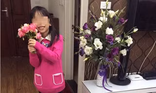Cháu Y.N. được Công an phường Trung Hòa đưa về nhà an toàn.