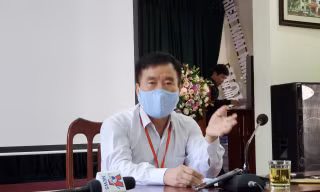 Ông Nguyễn Chí Hành, Phó Giám đốc Sở Y tế tỉnh Bắc Ninh thông tin đến báo chí về việc mua hệ thống Realtime PCR tự động hoàn toàn