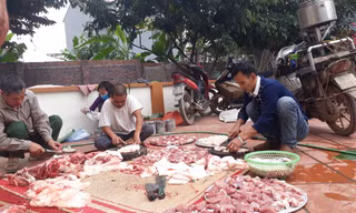 Người dân tưng bừng mổ lợn đón Tết