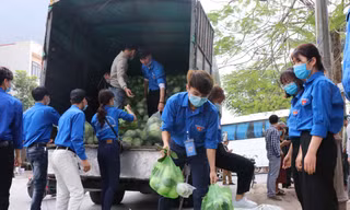 Tuổi trẻ Bắc Ninh hỗ trợ 'giải cứu' nông sản cho bà con Hải Dương