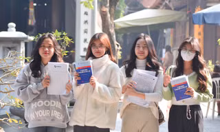 Sinh viên tranh thủ đến chùa Hà cầu duyên, xin qua môn dịp cuối năm 