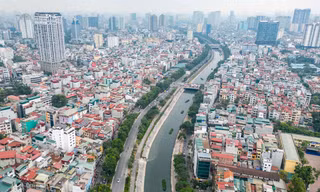 Hình ảnh khác lạ của sông Tô Lịch sau khi được nạo vét, cải tạo