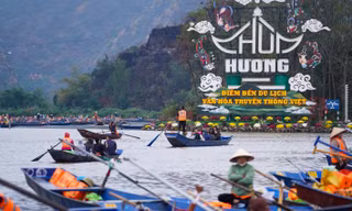 Hết cảnh chen lấn, xô đẩy vào chùa Hương
