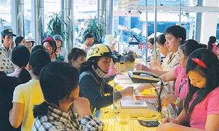 Bán tháo vàng vì tin đồn thất thiệt