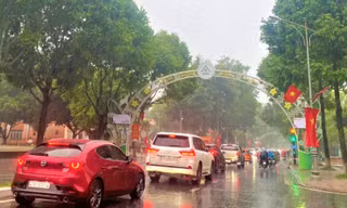 Nhiều người phải 'quay xe', bể kèo đi chơi dịp 2/9 vì... ông trời