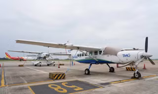 Khóa bánh, phủ bạt, neo giằng máy bay tại Nội Bài 