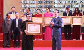 Chủ tịch nước Võ Văn Thưởng trao Giải thưởng Hồ Chí Minh về văn học, nghệ thuật