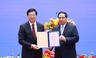 Đại học Thanh Hoa, Trung Quốc tặng Thủ tướng Phạm Minh Chính danh hiệu 'Giáo sư danh dự' 