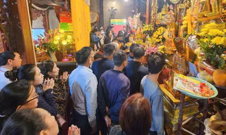Dòng người hành hương về khu du lịch tâm linh nổi tiếng Hà Tĩnh 