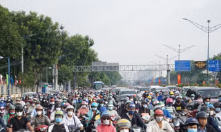 'Nóng' vấn đề chuyển đi xe máy sang đi xe đạp ở TPHCM