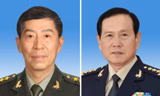 Ông Lý Thượng Phúc (trái) và ông Ngụy Phượng Hòa lúc đương chức. Ảnh: Caixin Global.
