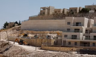 Quang cảnh khu định cư Maale Mikhmas của Israel gần Ramallah, ở Bờ Tây do Israel chiếm đóng (ảnh chụp ngày 23/6/2023). Ảnh: Reuters.