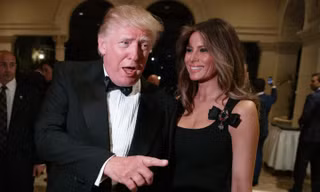 Tổng thống đắc cử Donald Trump và bà Melania Trump ngày 31/12/2016. Ảnh: AP. 